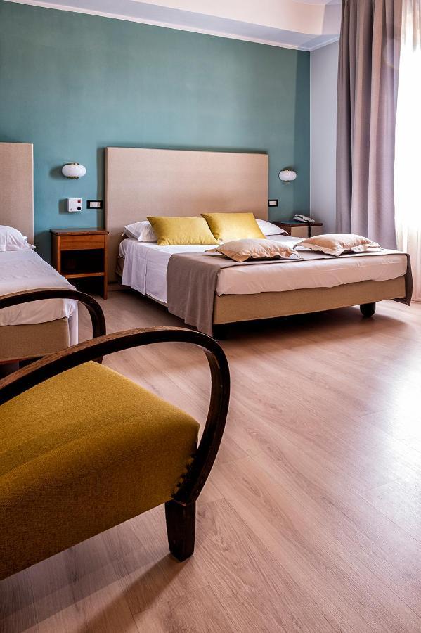 Albergo Cerchi Tortona Eksteriør billede