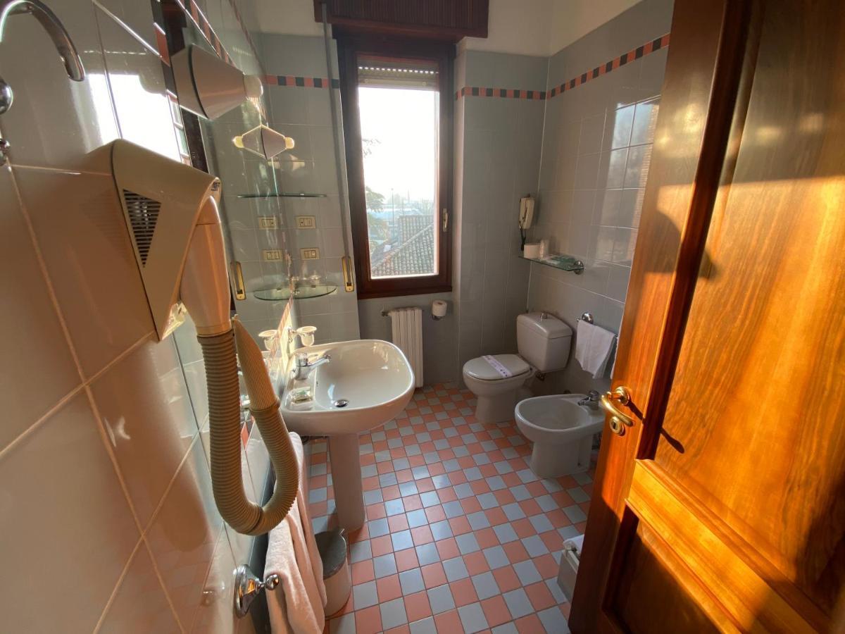 Albergo Cerchi Tortona Eksteriør billede